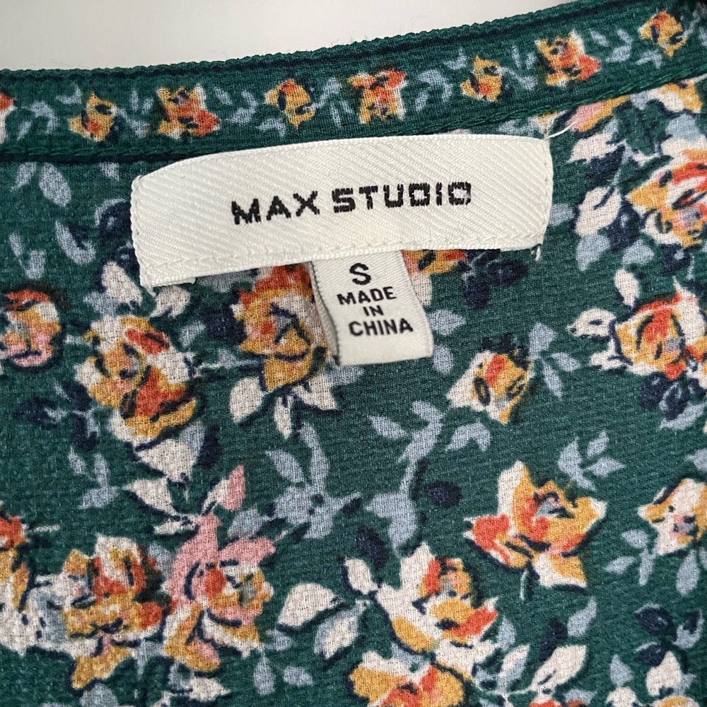 Max studio size small green floral wrap dress - Picture 3 of 5